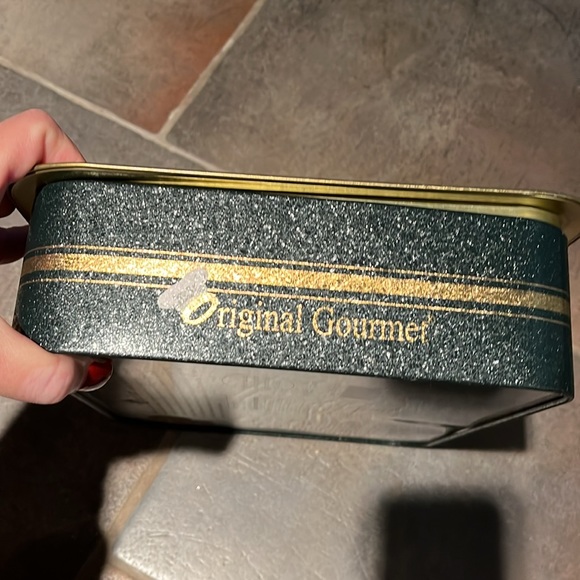 Terry Redlin Christmas tin 12” x 9” cookie tin empty - Picture 7 of 9